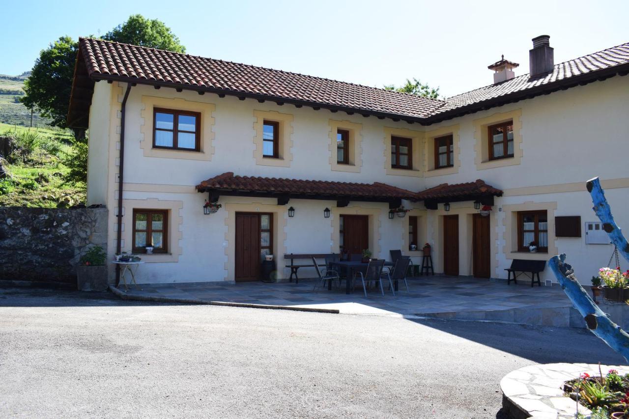 Apartamentos Rurales La Taberna Matienzo Exteriör bild