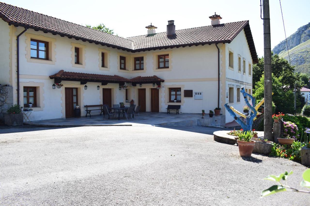 Apartamentos Rurales La Taberna Matienzo Exteriör bild